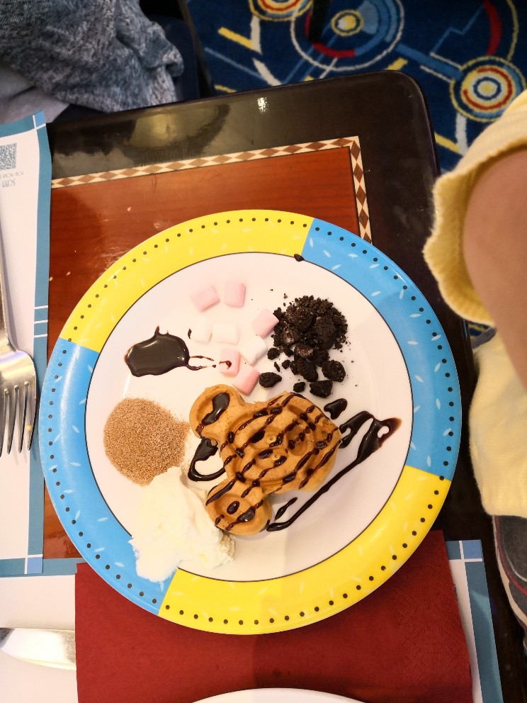 香港ディズニーランド人気ホテル比較 費用 客室 朝食 子供連れ ミッキーミニーに会えるレストランはここ まなのび 幼児教育と教材の効果を検証するブログ